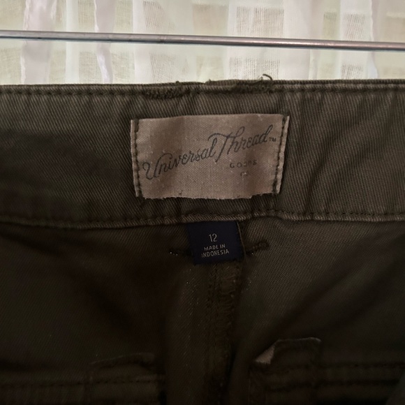 Universal Thread - Picture 6 of 6